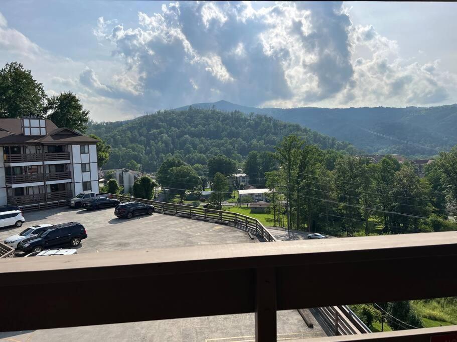 City & Mountain View 5 Mins From Downtown Gatlinburg Εξωτερικό φωτογραφία